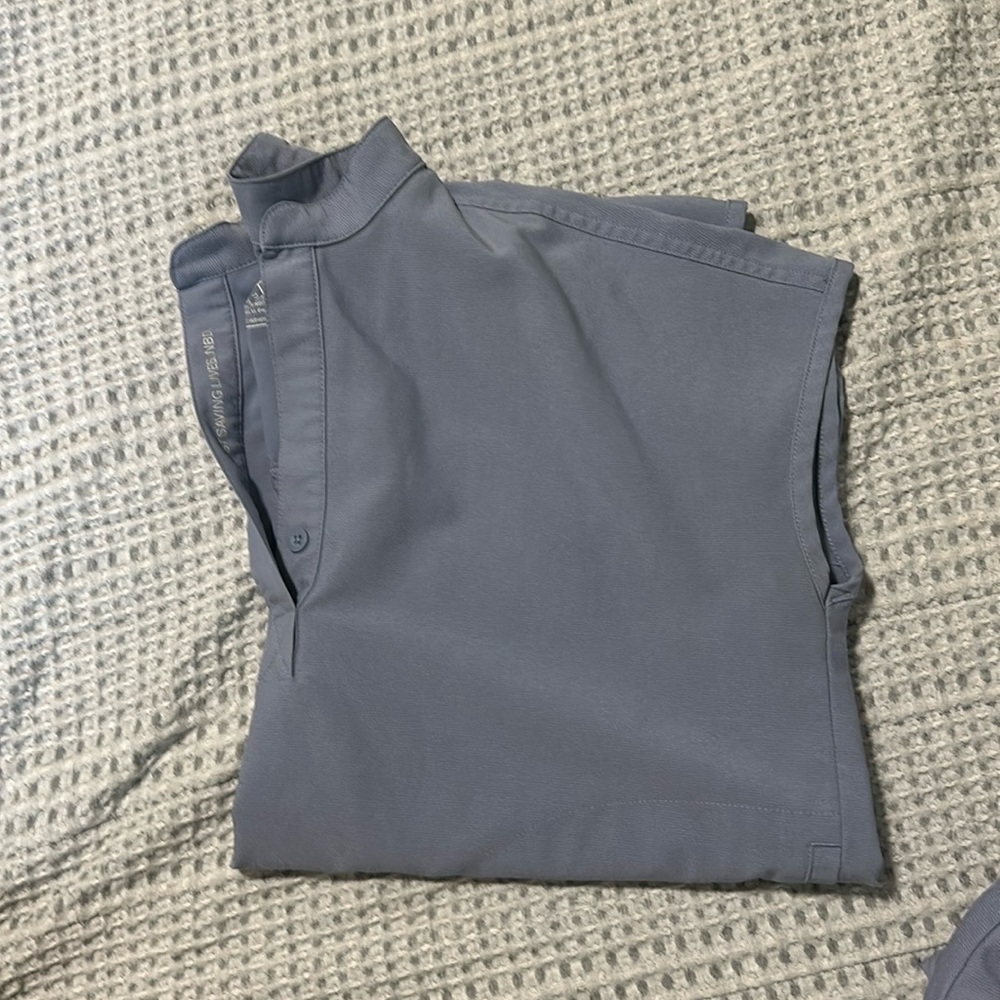 XXS Rafaela oversized scrub top, figs, blue.